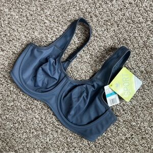 38C Wacoal women’s sports Simone  hook underwire